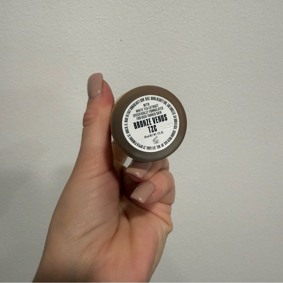 UOMA Say What?! Weightless Soft Matte Hydrating Foundation Bronze Venus T2C - Picture 8 of 10